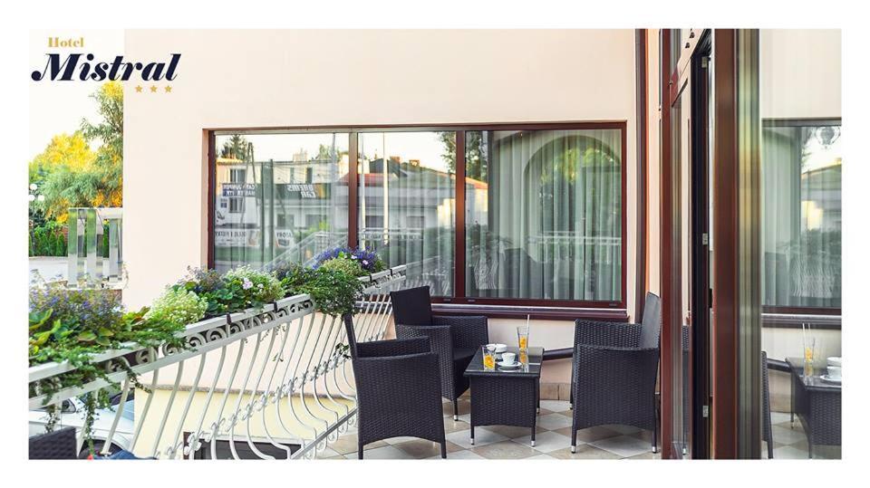 Hotel Mistral Marki  Exterior foto