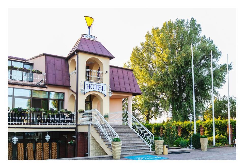 Hotel Mistral Marki  Exterior foto